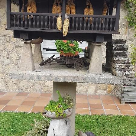 Appartamento Casa Victoria Onís Esterno foto